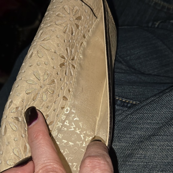 Kate Spade Cream Wallet with Intricate Floral Cutout Design - Picture 11 of 11